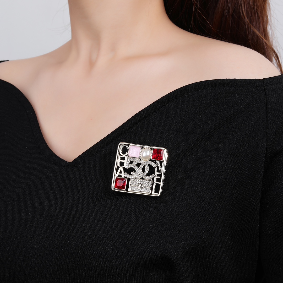 BCB204 Square multielement colorful diamond crystal No 5 bag and CC logo brooch pin - ccjewelryacc