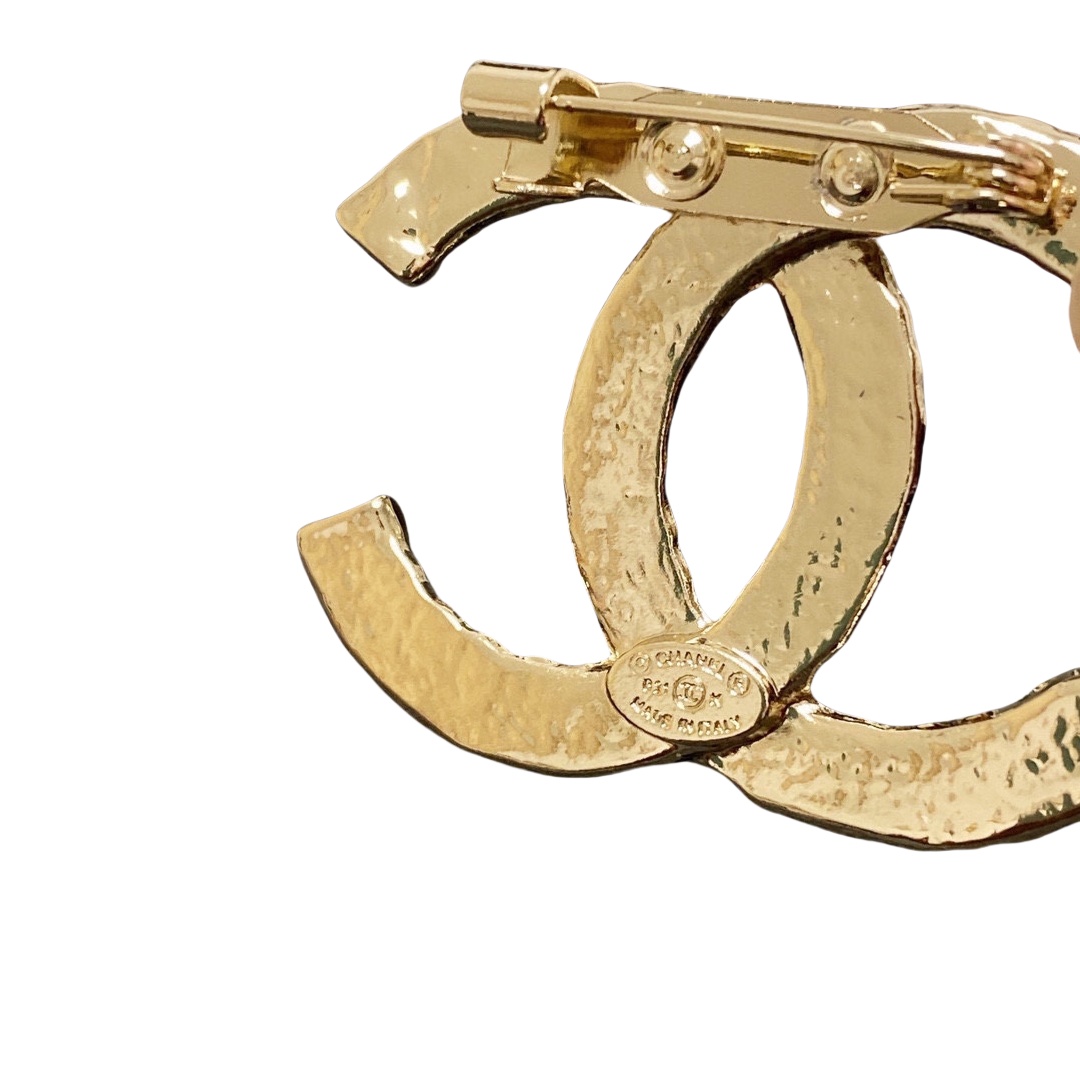 BCB190 Metal CC logo brooch - ccjewelryacc