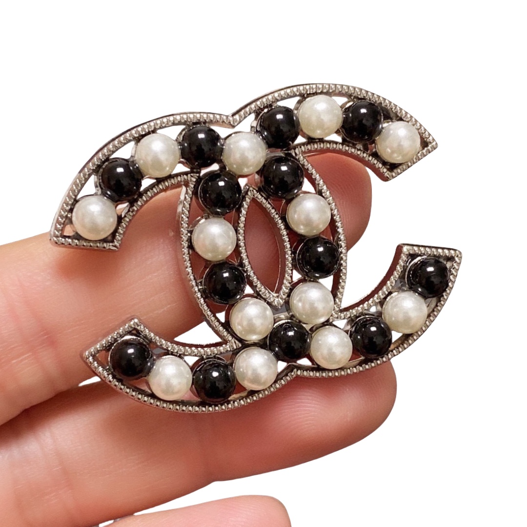 BCB495 Black and white pearl cc brooch pin - ccjewelryacc