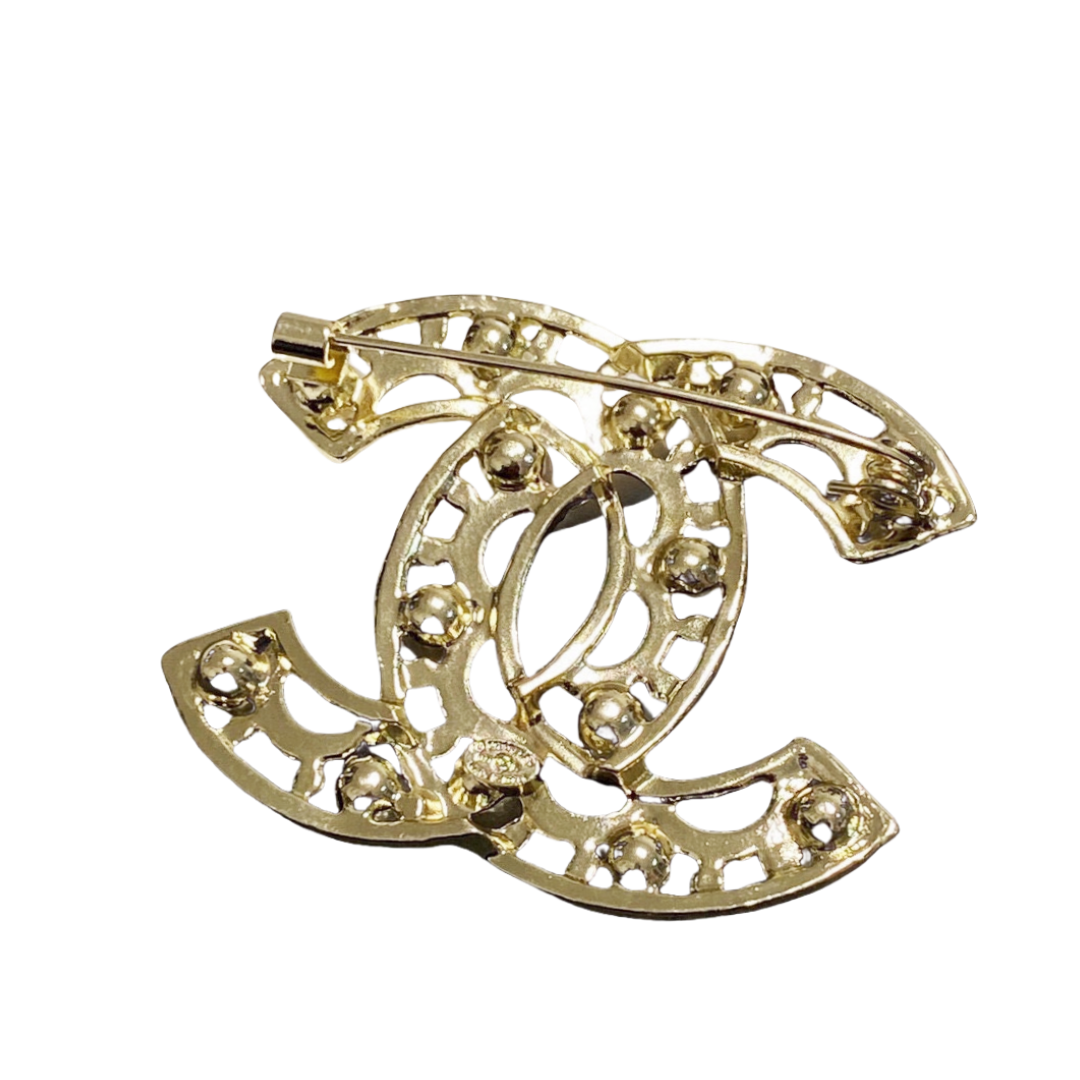 BCB246  Hollow out Interlocked cc pearl brooch pin - ccjewelryacc