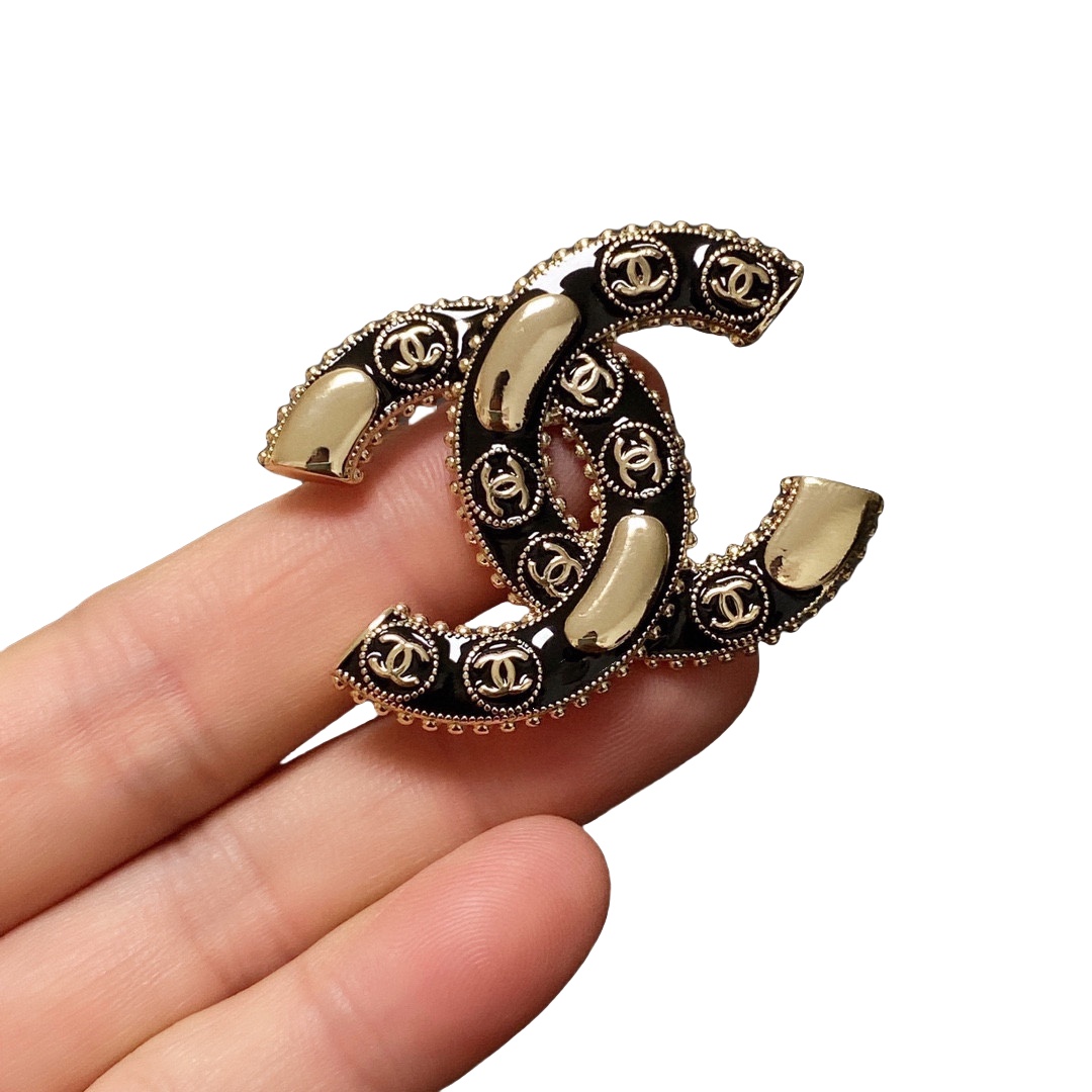 BCB188 Black enamel CC Logo brooch - ccjewelryacc