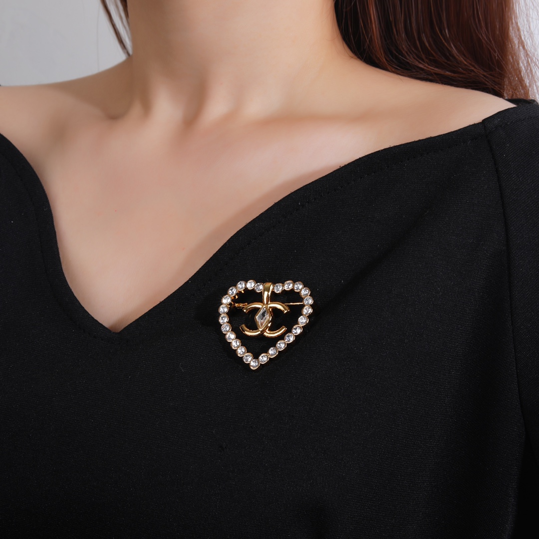 BCB178 Hollow-out rhinestone heart shape with CC logo brooch pin - ccjewelryacc