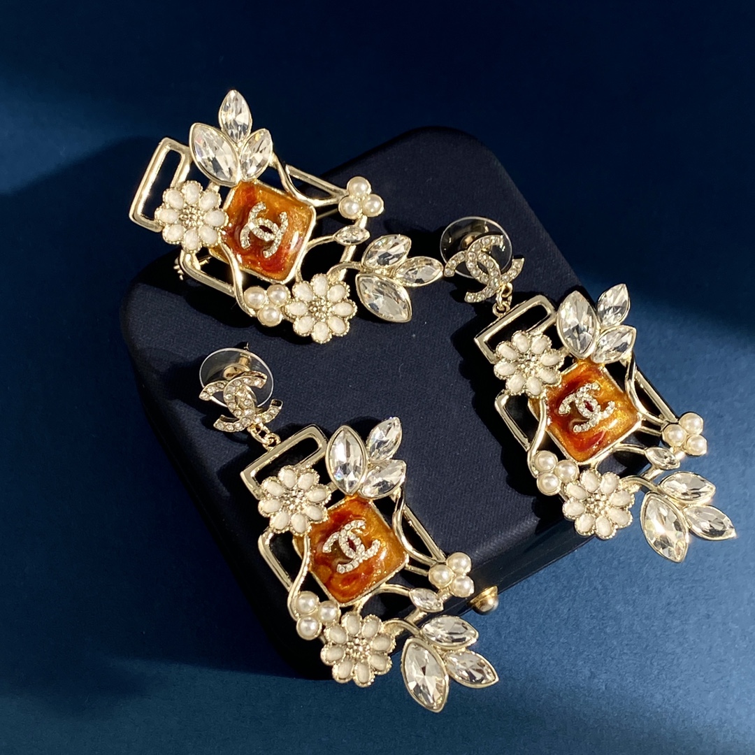 BCB206 Crystal and pearl Hollow-out perfume bottle flower with CC logo brooch pin and earrings - ccjewelryacc