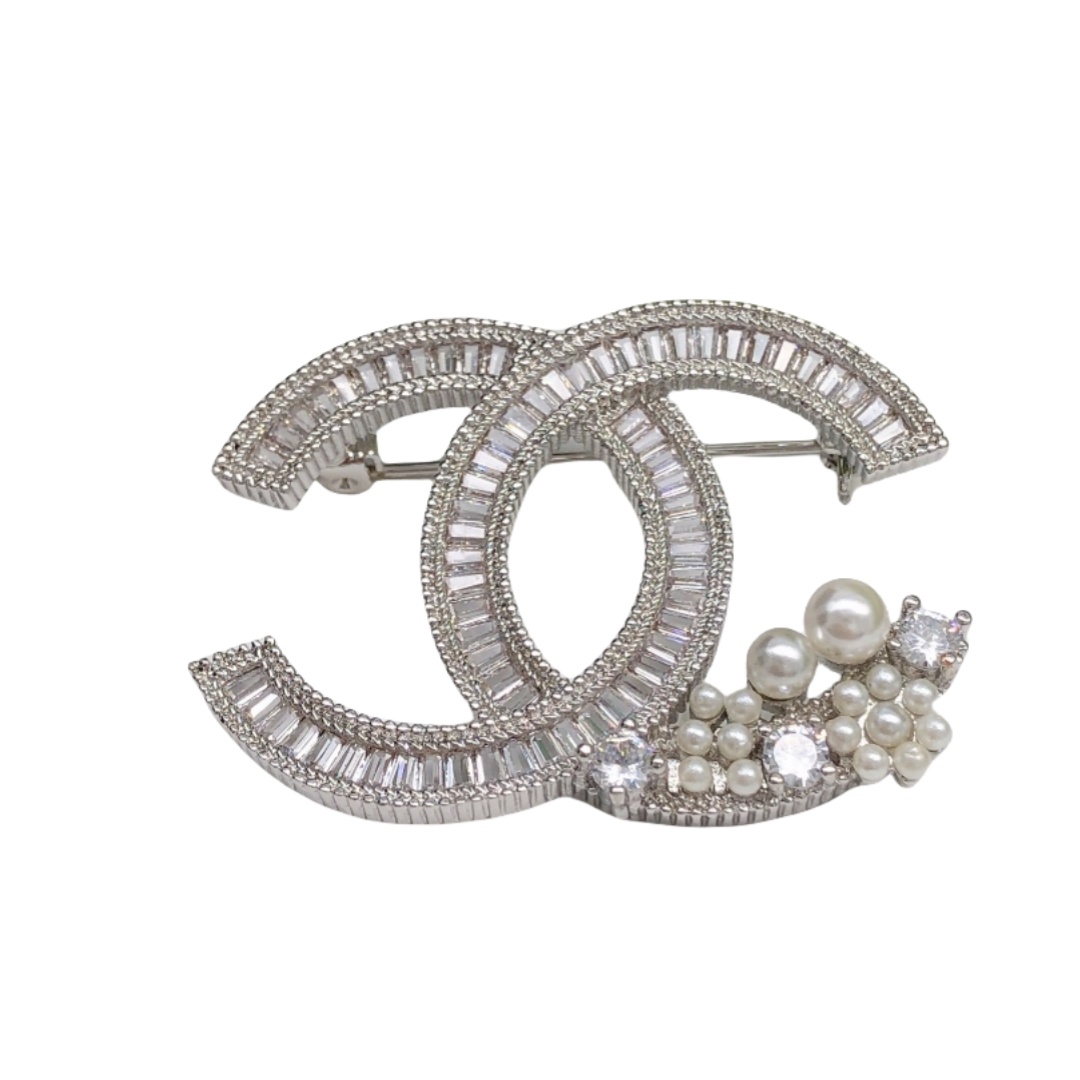 BCB054 Baguette crystal and pearl flower cc logo brooch pin - ccfashionjewelry