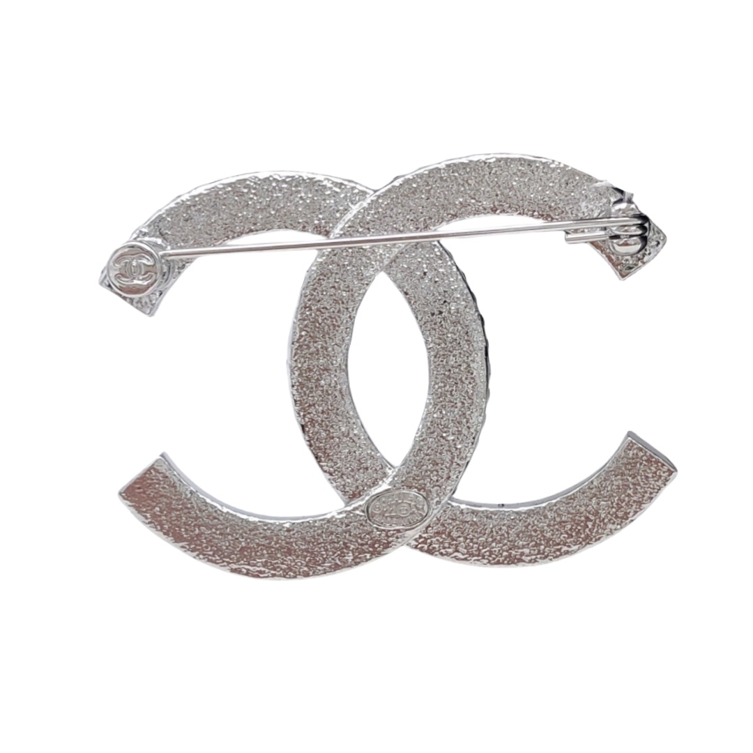 BCB221 Metal crystal cc logo brooch pin - ccjewelryacc