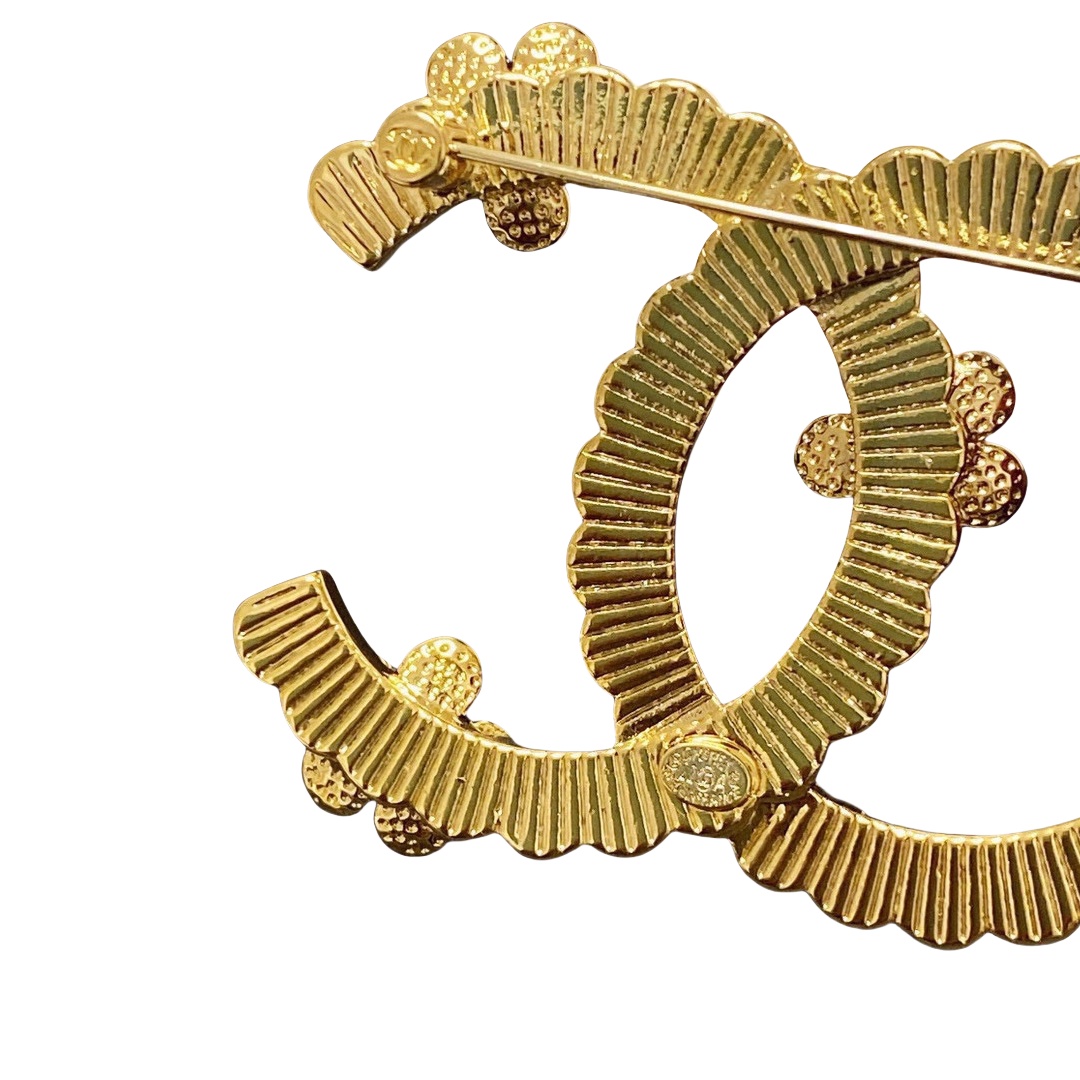 BCB146 Crystal and pearl with flower CC logo brooch pin - ccjewelryacc