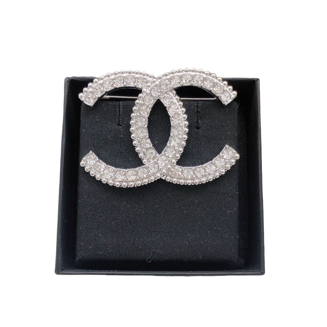 BCB221 Metal crystal cc logo brooch pin - ccjewelryacc