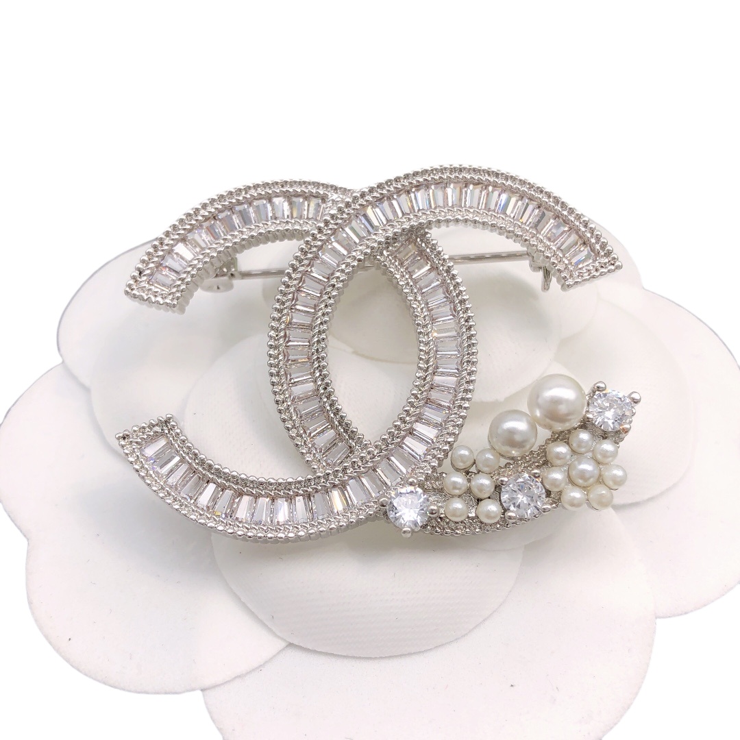 BCB054 Baguette crystal and pearl flower cc logo brooch pin - ccjewelryacc