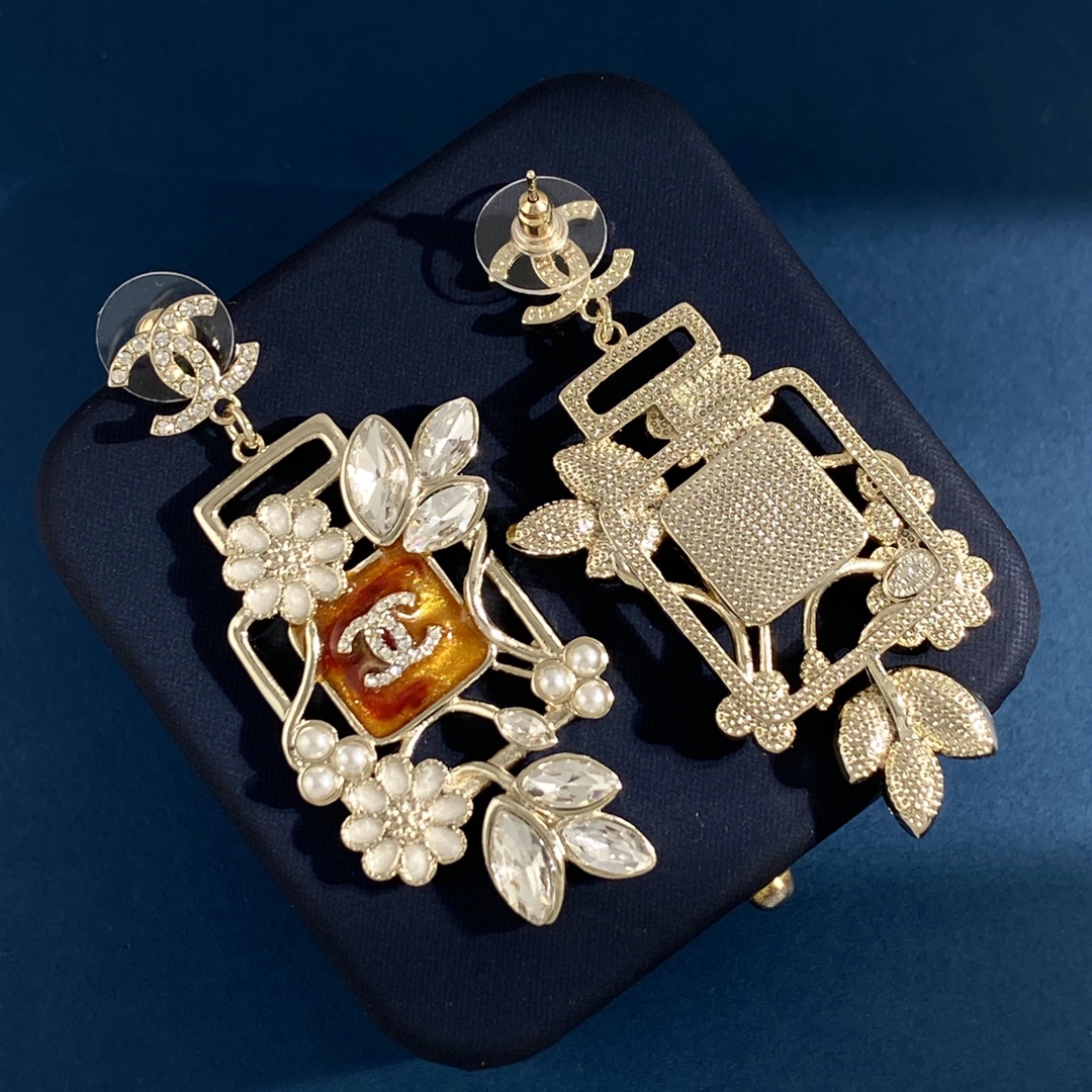 BCB206 Crystal and pearl Hollow-out perfume bottle flower with CC logo brooch pin and earrings - ccjewelryacc