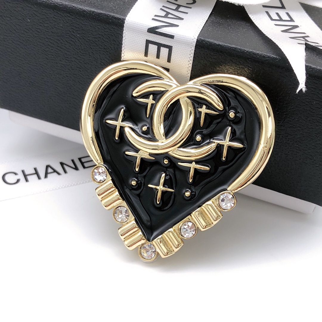 BCB220 Black heart shape with Starry sky and cc logo brooch pin - ccjewelryacc