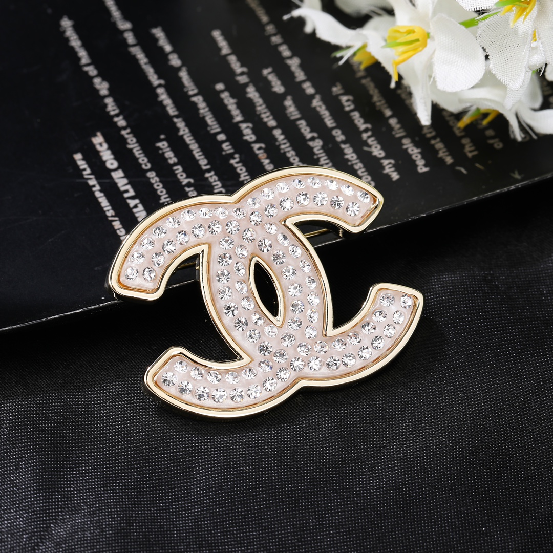 BCB184 White Acrylic and crystal cc brooch pin - ccjewelryacc