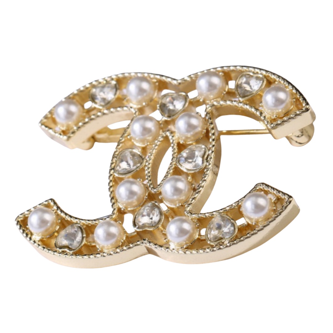 BCB185 Pearls and heart crystal hollow-out cc logo brooch pin - ccfashionjewelry