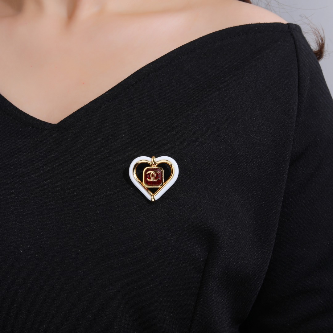 BCB231 Rhombus and Heart shape resin with cc logo brooch pin - ccjewelryacc