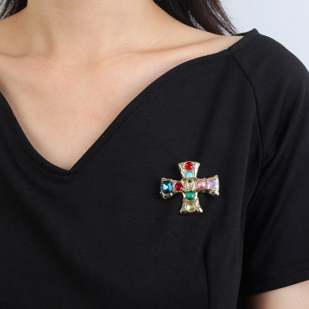 BCB149 Colourful pearl and crystal cross with CC Logo brooch pin - ccjewelryacc
