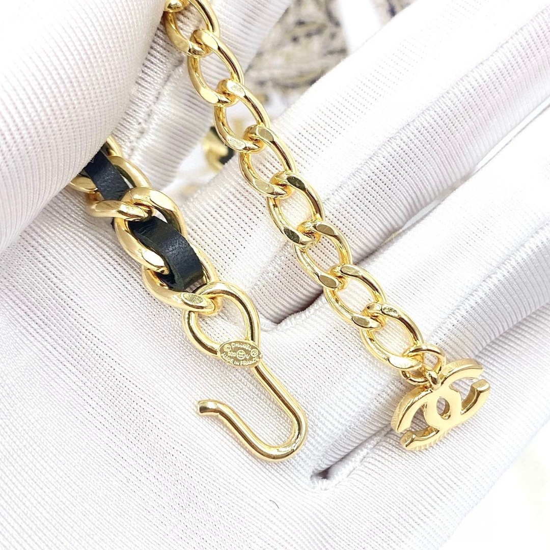 CCN074 Metal and leather chain with crystal CC logo pendant Necklace - ccjewelryacc