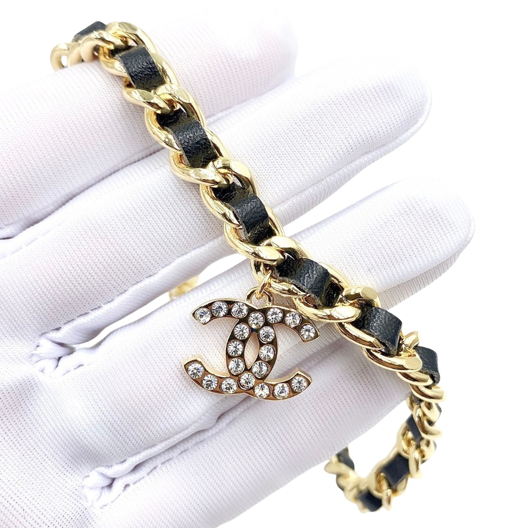CCN074 Metal and leather chain with crystal CC logo pendant Necklace - ccfashionjewelry