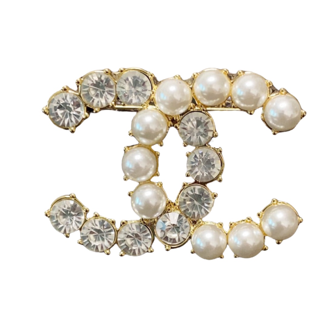 BCB038 Crystal and pearl CC brooch - ccjewelryacc