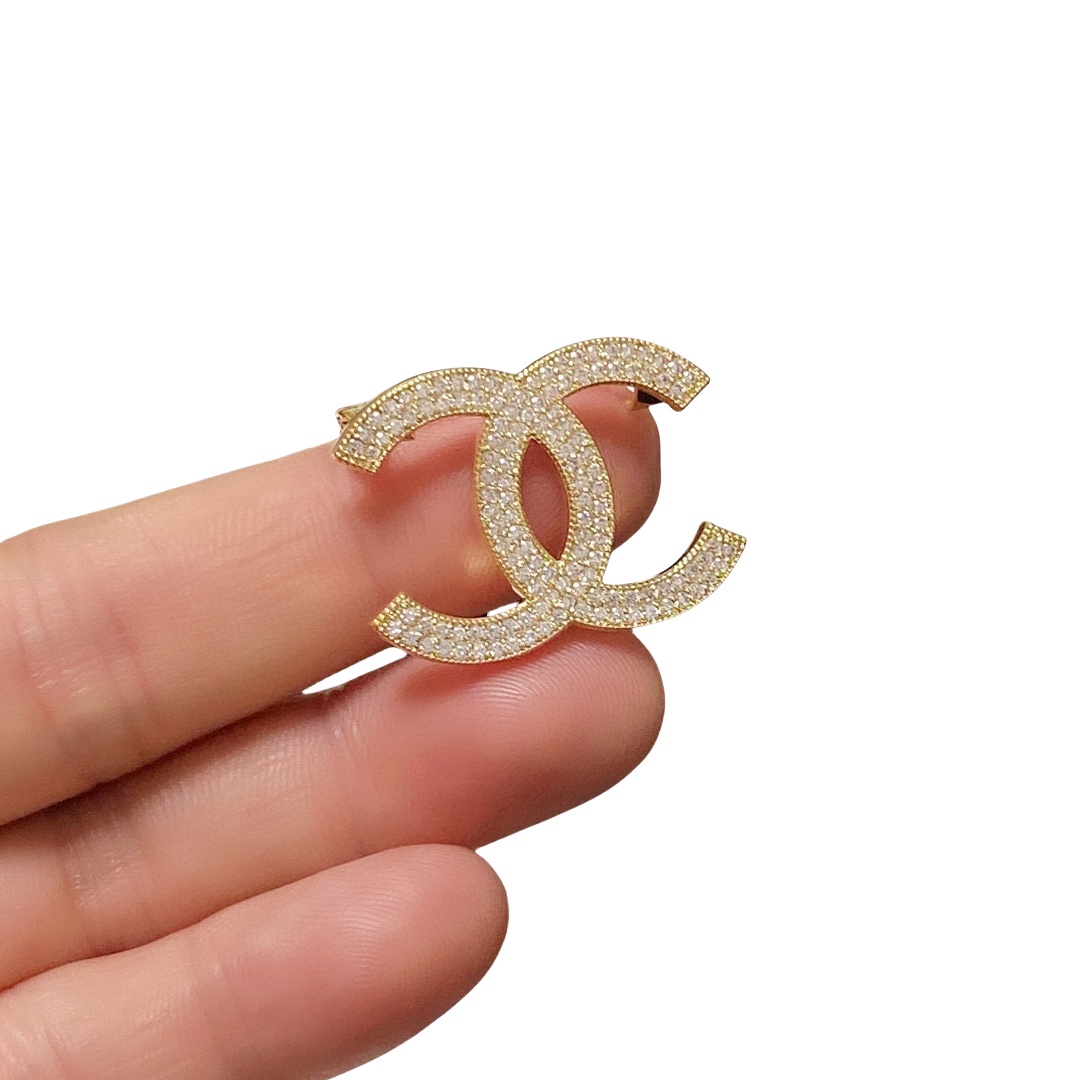 BCB212 Full crystal  CC logo brooch pin - ccjewelryacc