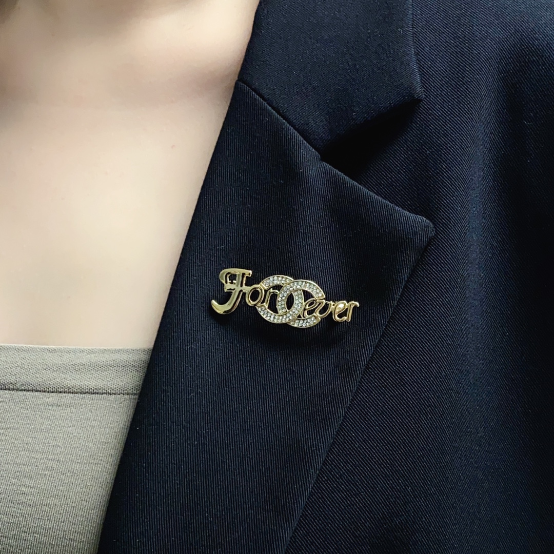 BCB407 Forever letter crystal cc logo brooch pin - ccjewelryacc