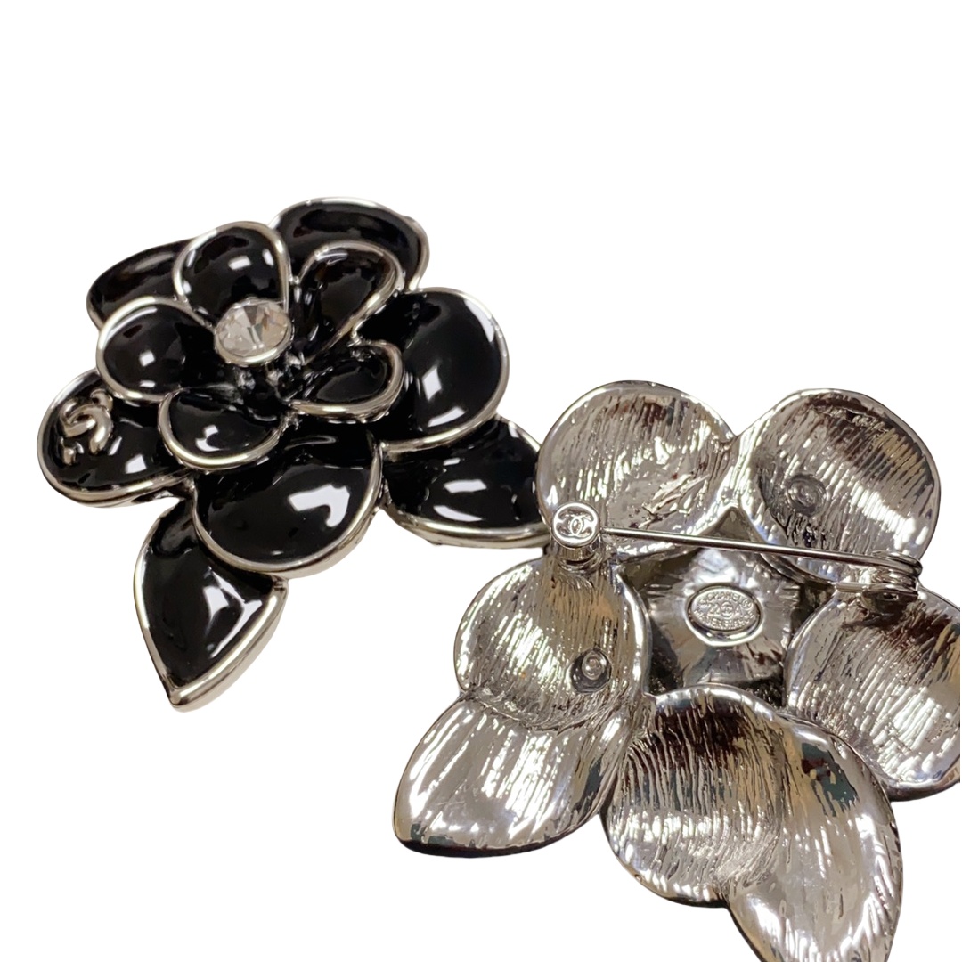 BCB215 Black /White enamel camellia flower brooch pin - ccjewelryacc