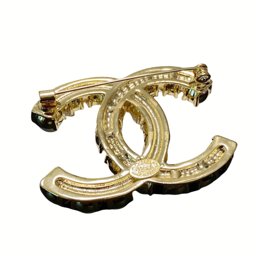 BCB038 Crystal and pearl CC brooch - ccjewelryacc