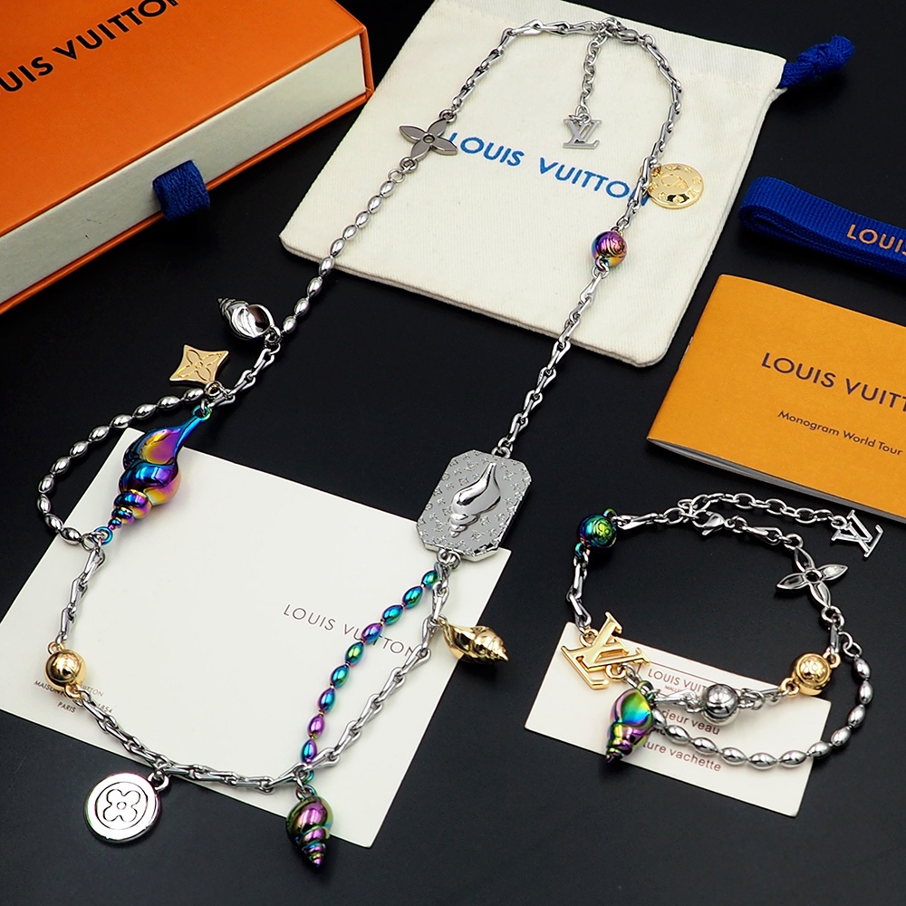 LVS050 M1227A LV Shell bracelet - ccjewelryacc