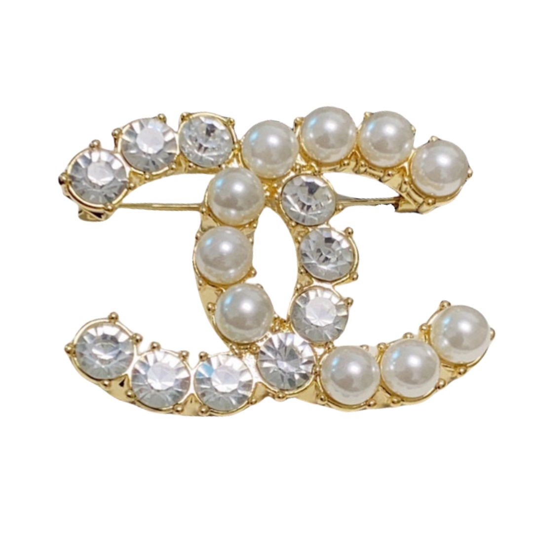 BCB038 Crystal and pearl CC brooch - ccjewelryacc