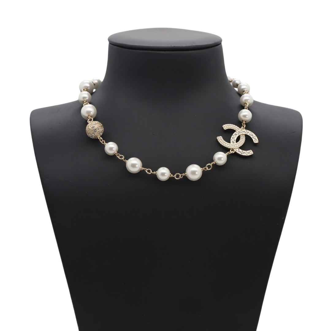 CCN130 Pearl and crystal CC Choker necklace - ccjewelryacc