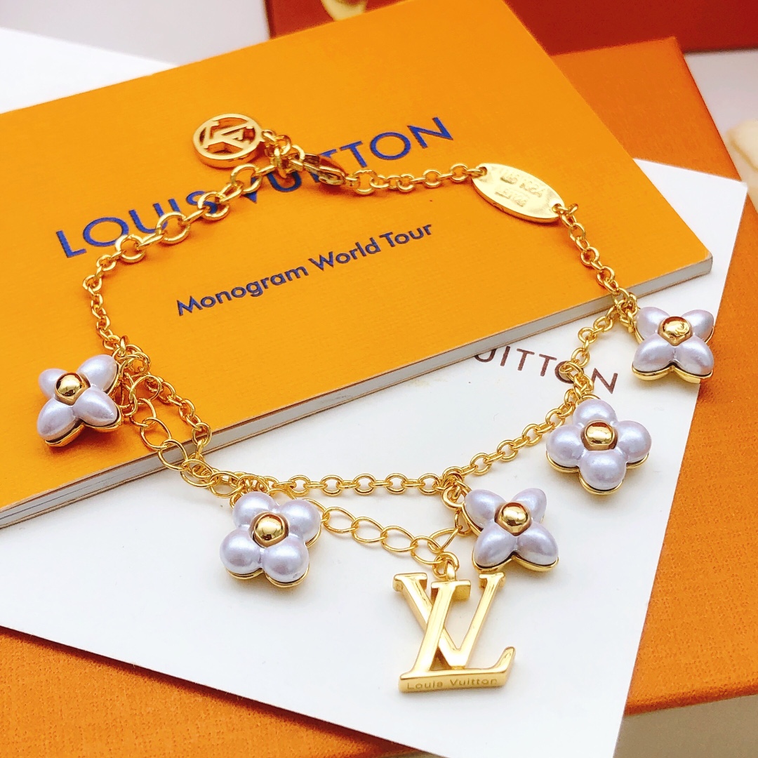 LVS038  M0940A lv-floragram-bracelet - ccjewelryacc