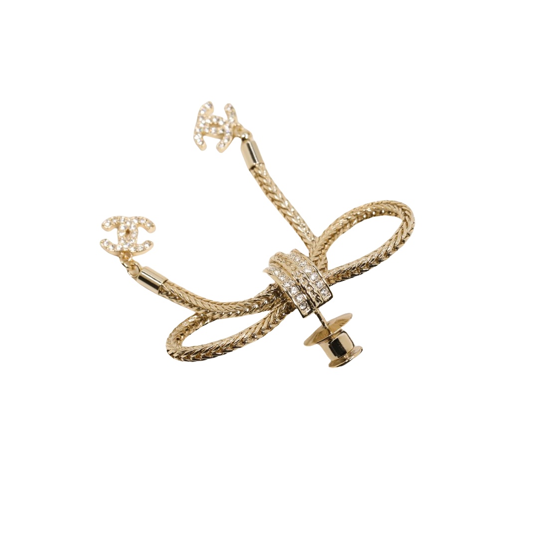 BCB460 Bow cc logo and round cc brooch pin - ccjewelryacc