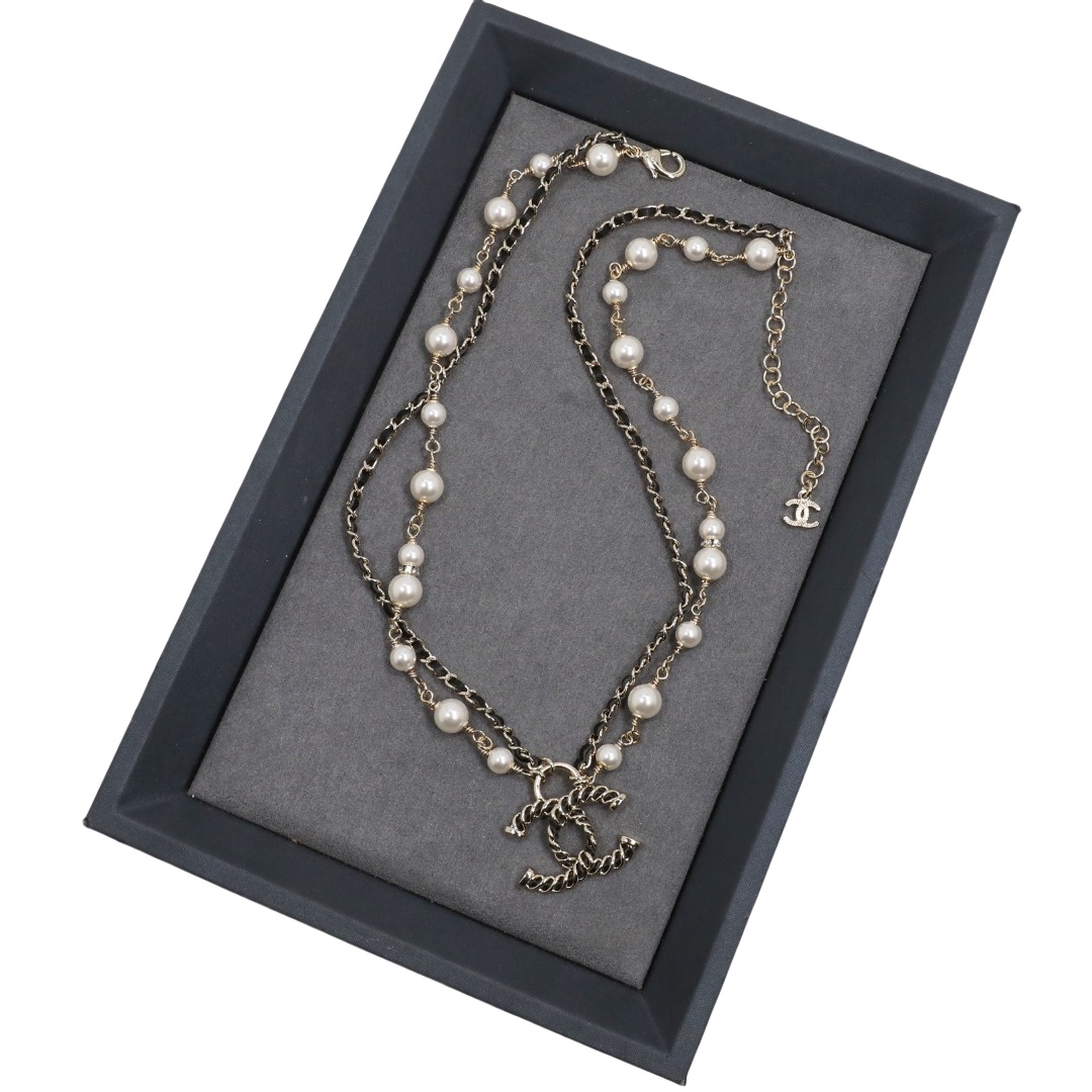 CCN570 Pearl Metal leather Double stack chain with cc logo pendant - ccjewelryacc