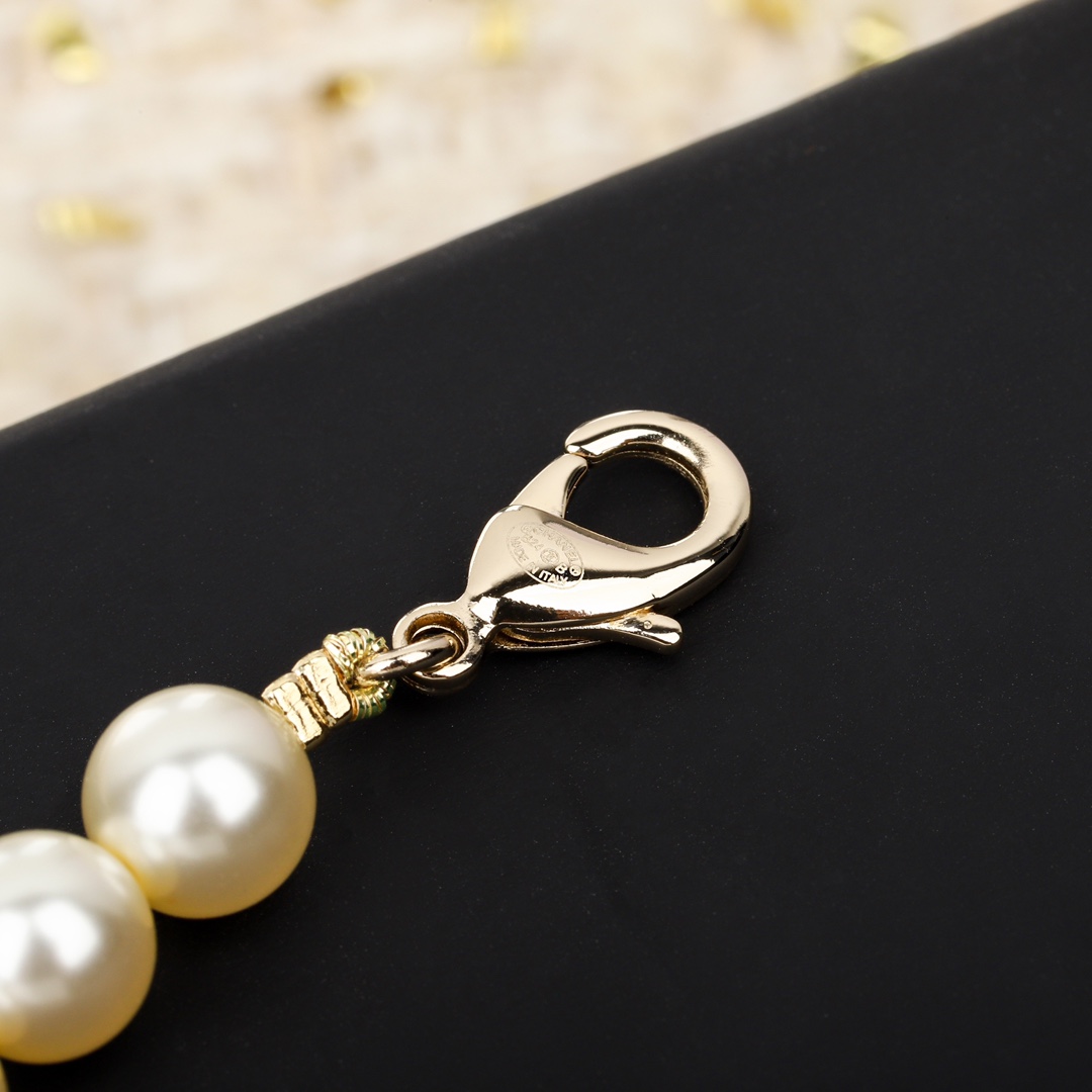 CCN577 24B gold bean letter double c pearl choker necklace - ccjewelryacc