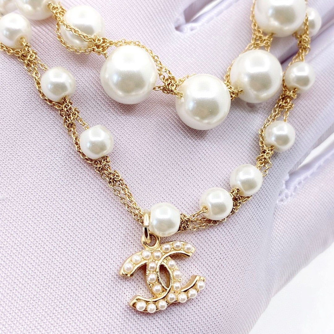 CCN243 Double stack pearl chain and CC logo pendant Choker Necklace - ccjewelryacc