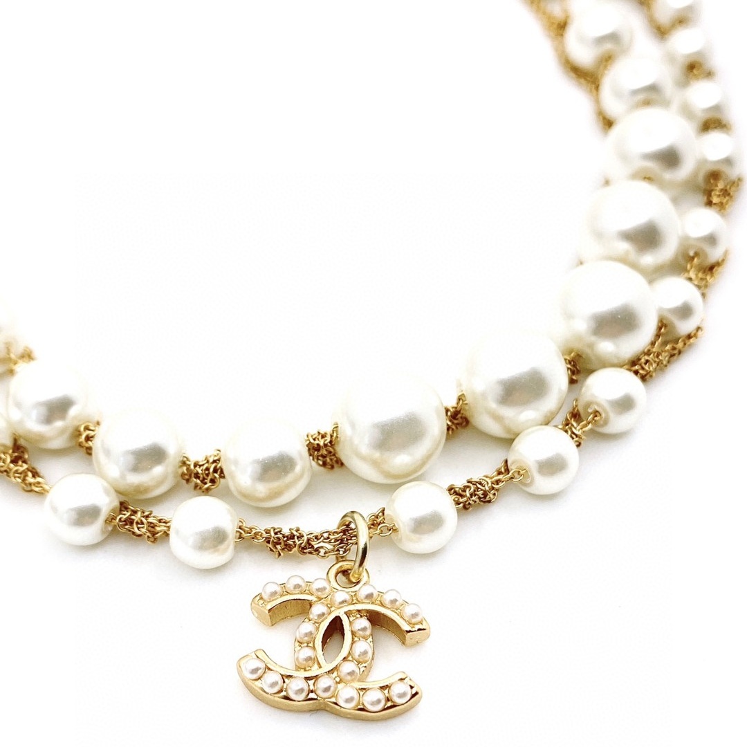 CCN243 Double stack pearl chain and CC logo pendant Choker Necklace - ccjewelryacc