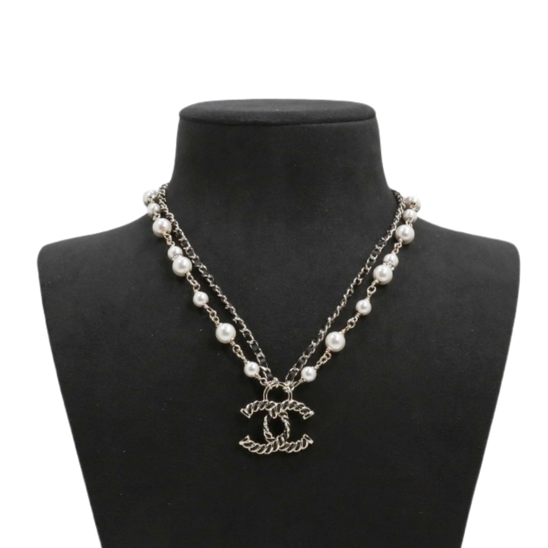CCN570 Pearl Metal leather Double stack chain with cc logo pendant - ccfashionjewelry