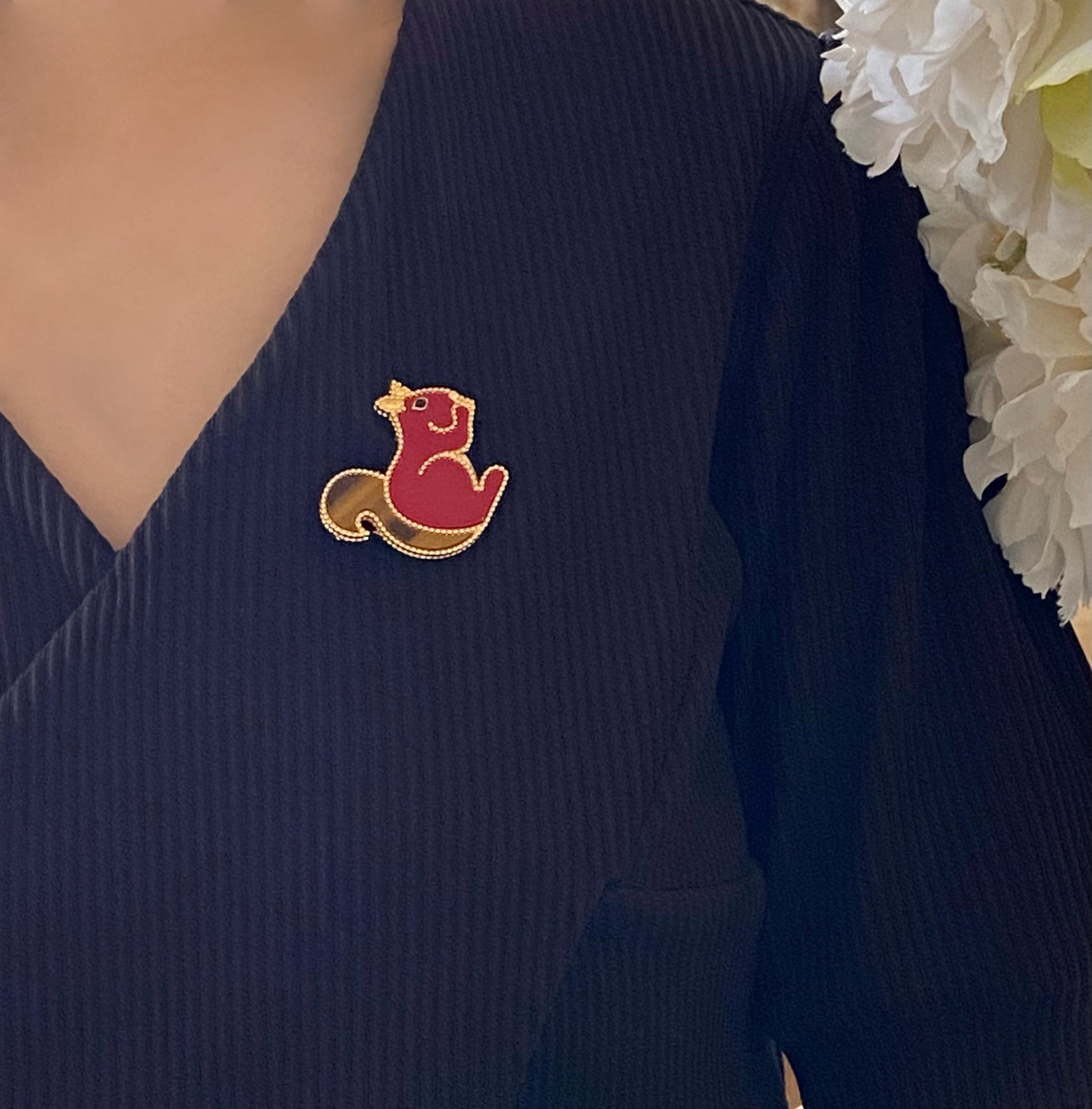 VCB008 Lucky Animals squirrel brooch pin 18k gold - ccjewelryacc