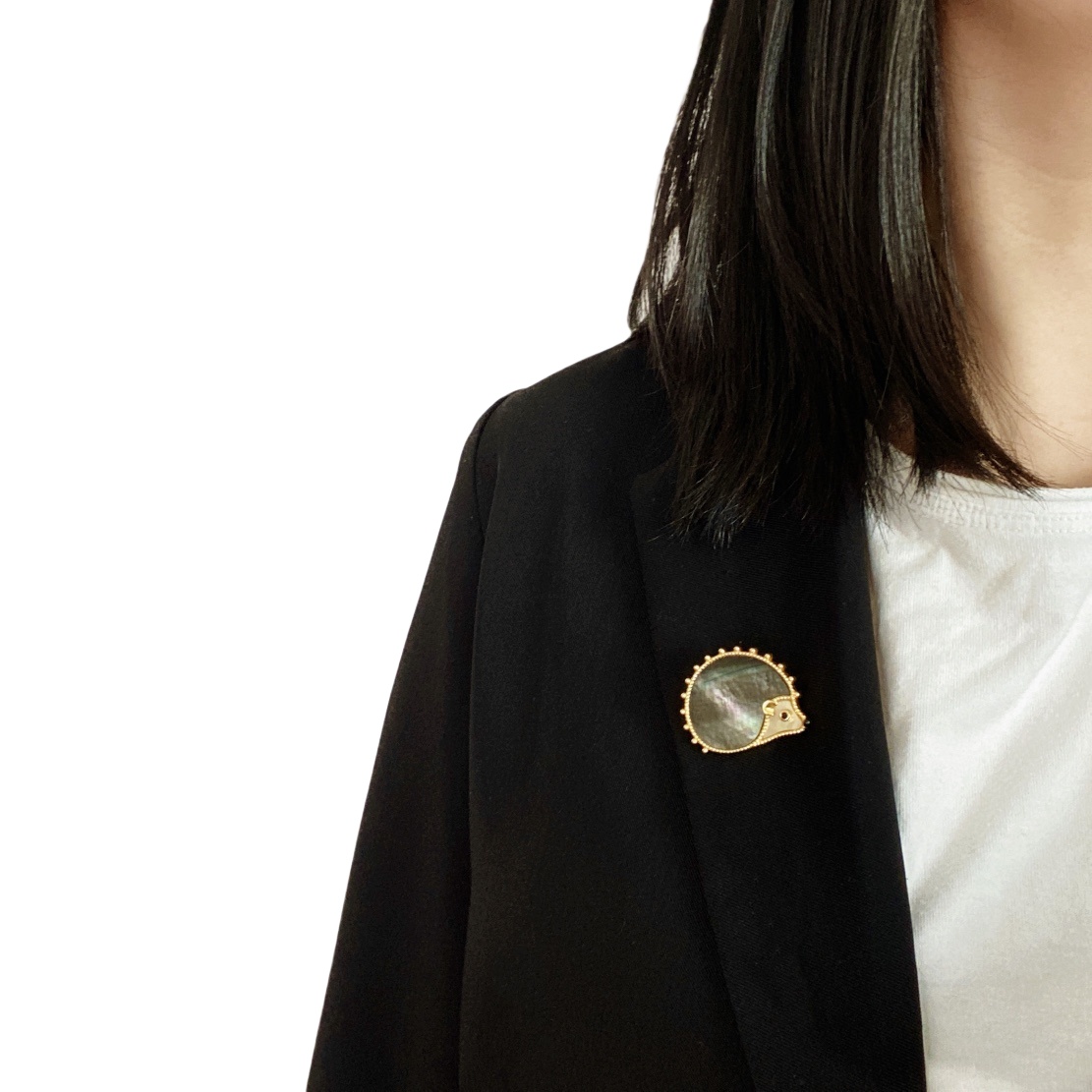 VCB009 Lucky Animals Hedgehog brooch pin 18 gold - ccjewelryacc