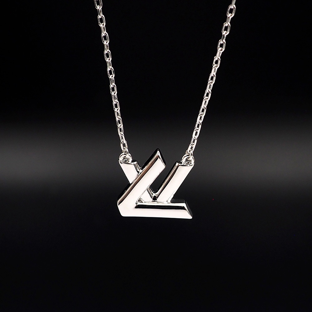 LVN006 overlapping VV Logo GO-14 pendant necklace - ccjewelryacc