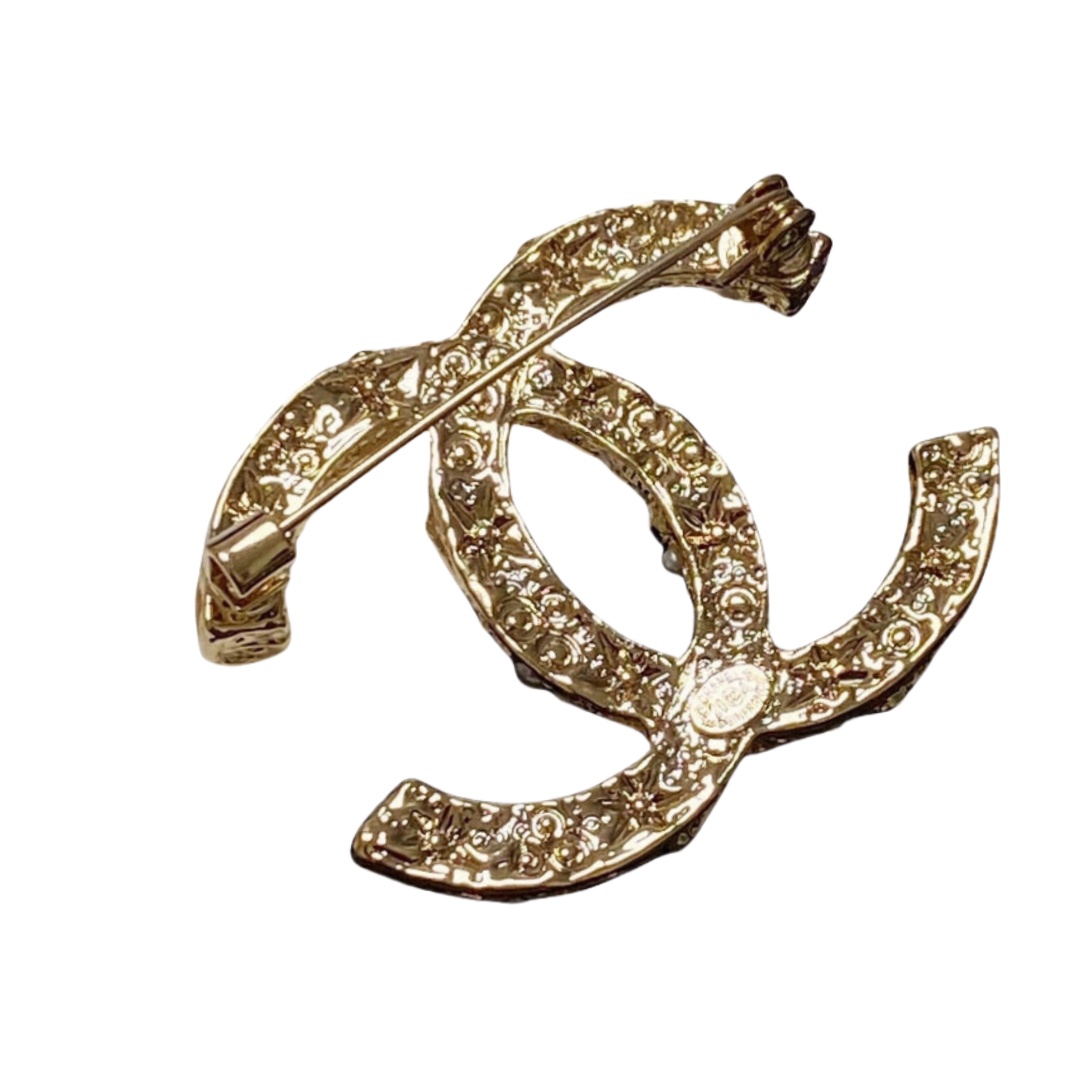 BCB501 Metal pearl cc logo brooch pin - ccjewelryacc