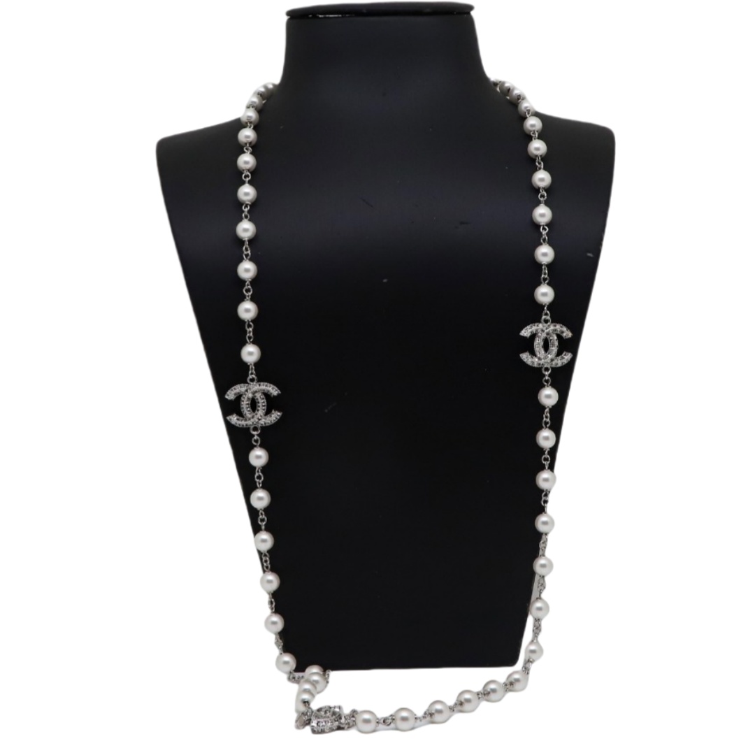 CCL293 CC logo long pearl sweater chain necklace with crystal cc logo - ccjewelryacc