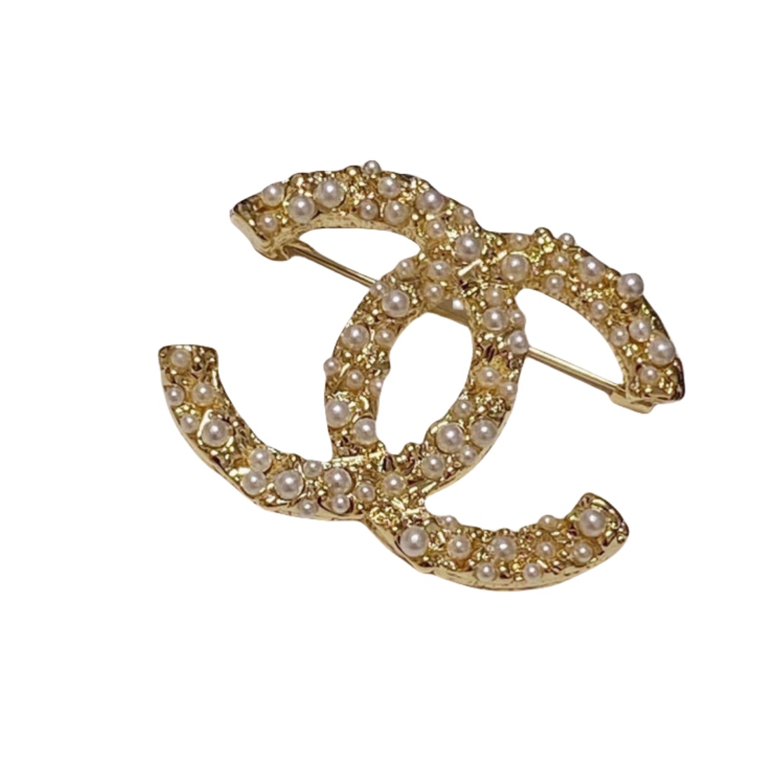 BCB501 Metal pearl cc logo brooch pin - ccjewelryacc