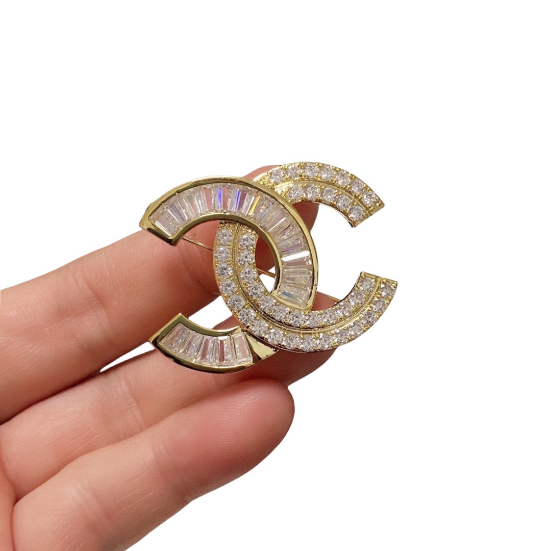 BCB508 Metal crystal cc brooch pin - ccjewelryacc