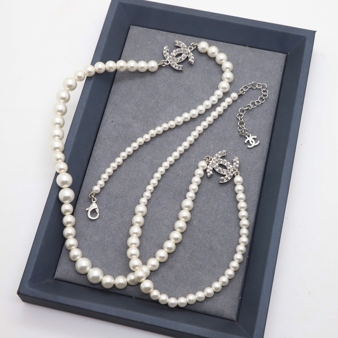 CCL138 CC logo long pearl chain sweater Necklace - ccjewelryacc