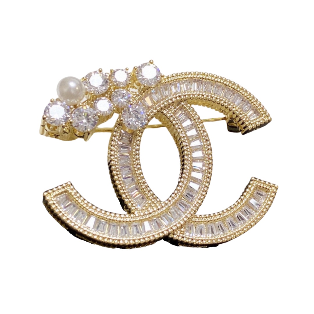 BCB511 Crystal and pearl flower cc logo brooch pin - ccjewelryacc