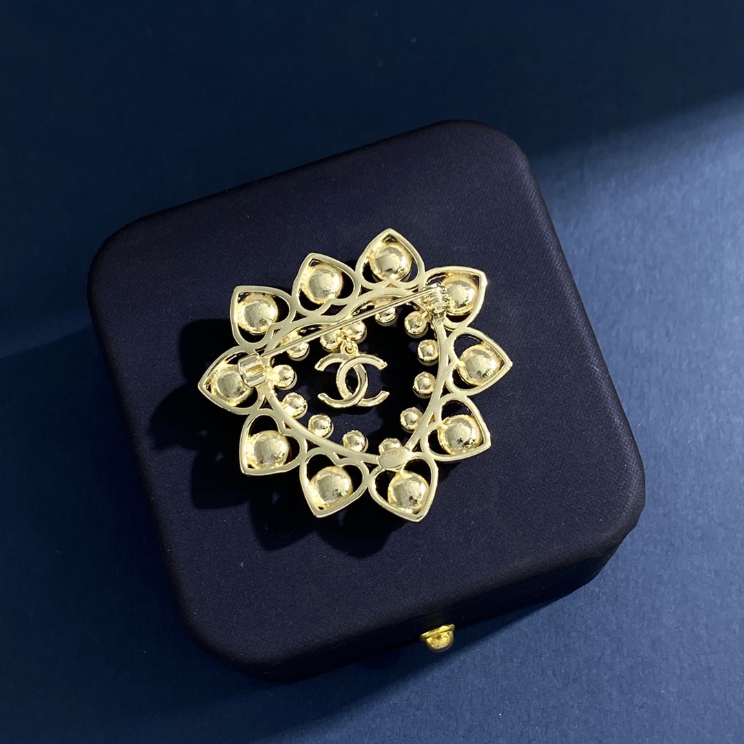 BCB528 Hollow-out heart shape with colorful pearls drop cc brooch pin - ccjewelryacc