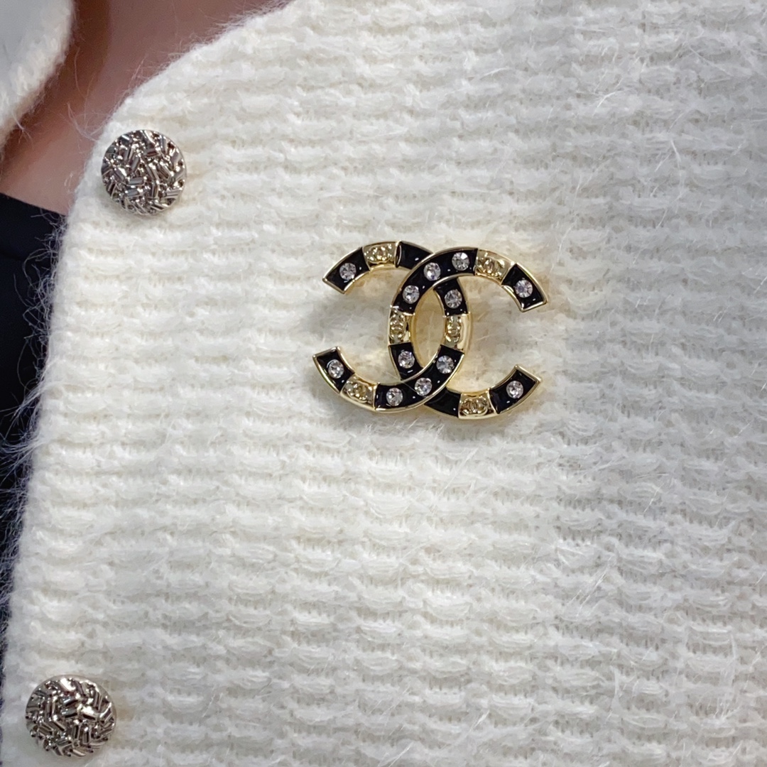 BCB518 Black and white enamel with crystal cc brooch pin - ccjewelryacc