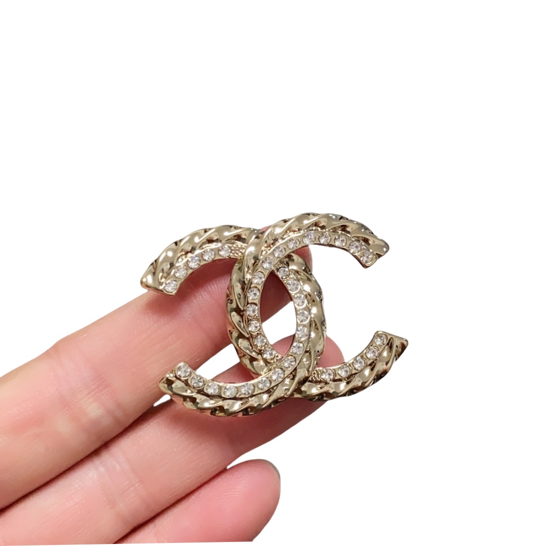 BCB515 Twisty Metal and crystal CC brooch pin - ccjewelryacc
