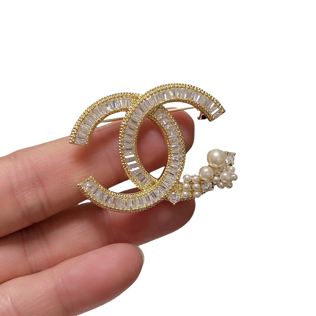 BCB054 Baguette crystal and pearl flower cc logo brooch pin - ccjewelryacc