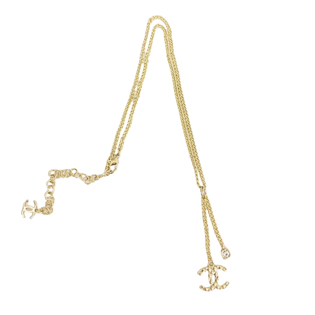 CCN196  Metal Quilted Lining CC logo Pendant necklace - ccjewelryacc