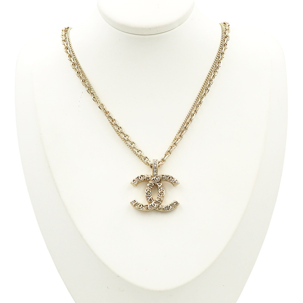 CCN045 CC embossment logo pendant Necklace - ccjewelryacc